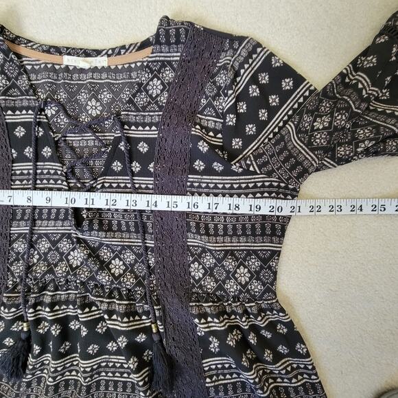 Hint Of Mint Sz L Peasant Boho Long Sleeve Pullover Top Crochet Lace Tassled - Picture 9 of 14